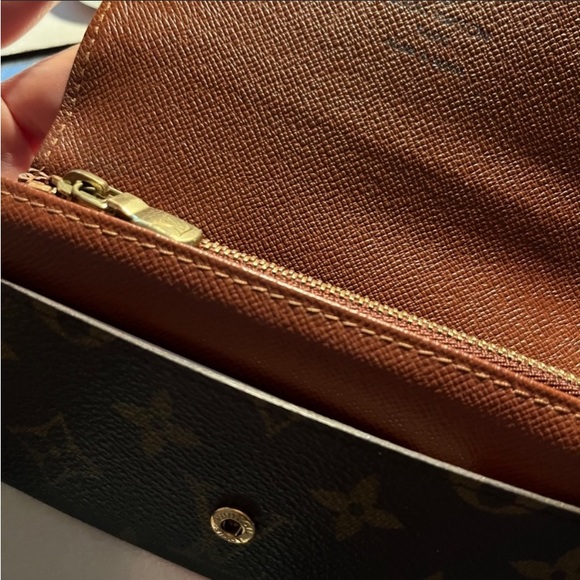 Louis Vuitton Vintage Wallet - Picture 6 of 8